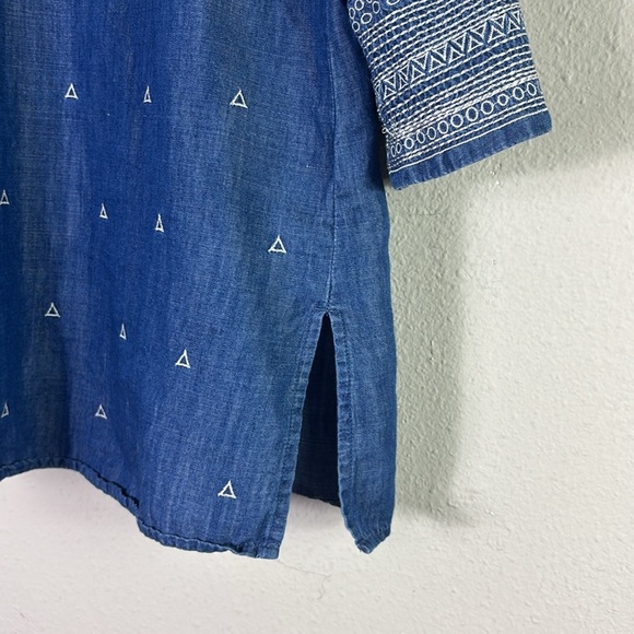 Nic + Zoe Chambray Embroidered Blue Top Tunic size small - Picture 7 of 11